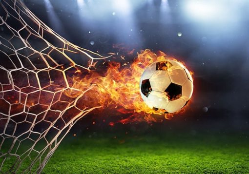 Fotboll genom nätet med eldsflammor - Bild 3