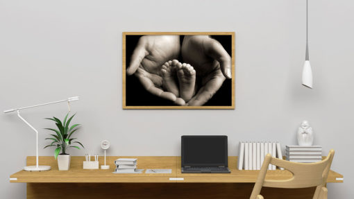 Babyfeet in hands - Bild 2