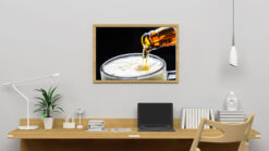 Glas med kall ÖL på gång