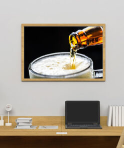 Glas med kall ÖL på gång