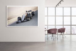 Alternative view of Formel 1 bil på banan