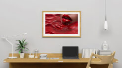 Alternative view of Erotiskt motiv med läppstiftfärg poster