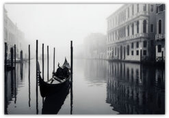 Ensam gondol på floden Venedig Poster